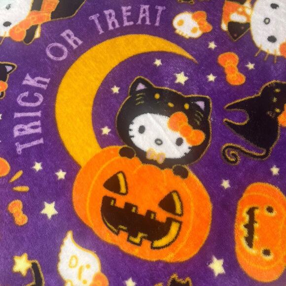 Hello Kitty Pumpkin Witch Halloween 2024 Plush Throw Blanket 40”x 50” Read - Picture 2 of 4